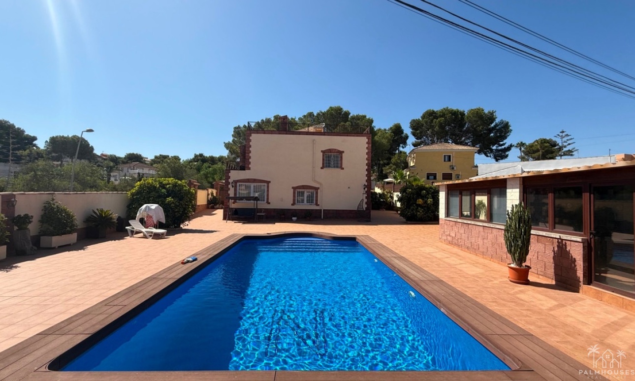 Resale - Villa - Torrevieja - Torrevieja Centro