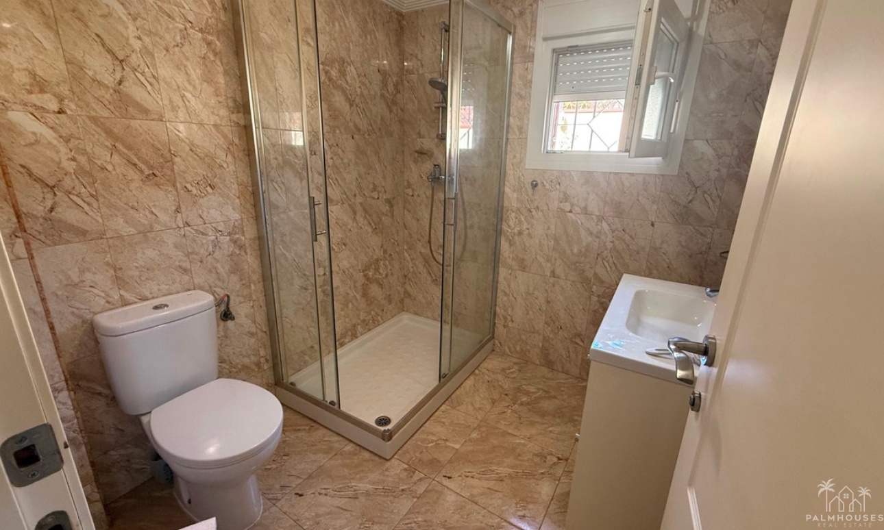 Resale - Villa - Torrevieja - Torrevieja Centro