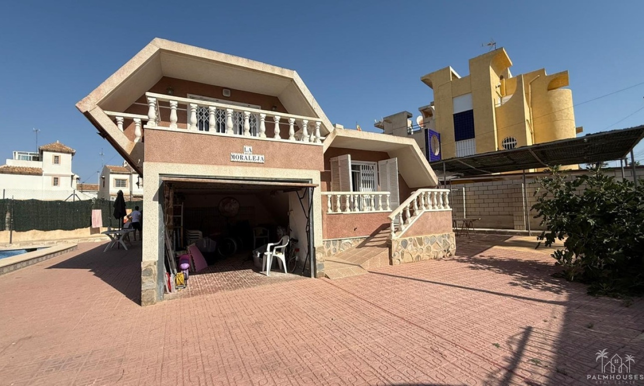 Resale - Villa - Torrevieja - Torrevieja Centro