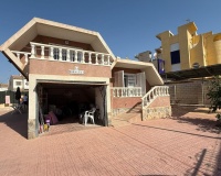 Resale - Villa - Torrevieja - Torrevieja Centro