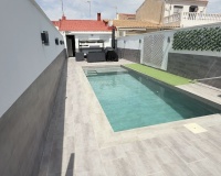 Resale - Villa - Torrevieja - Torrevieja Centro
