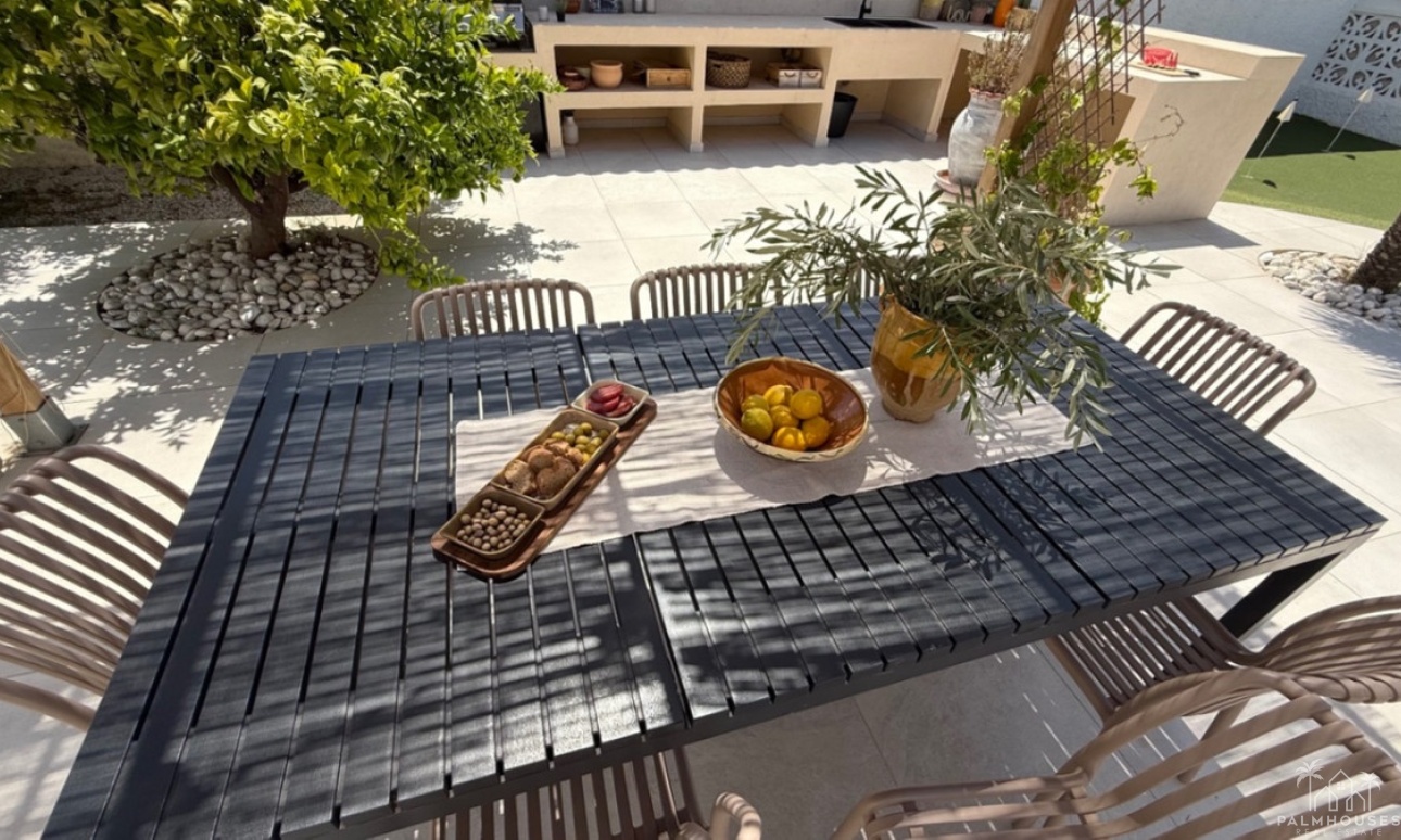 Resale - Villa - Torrevieja - Torrevieja Centro