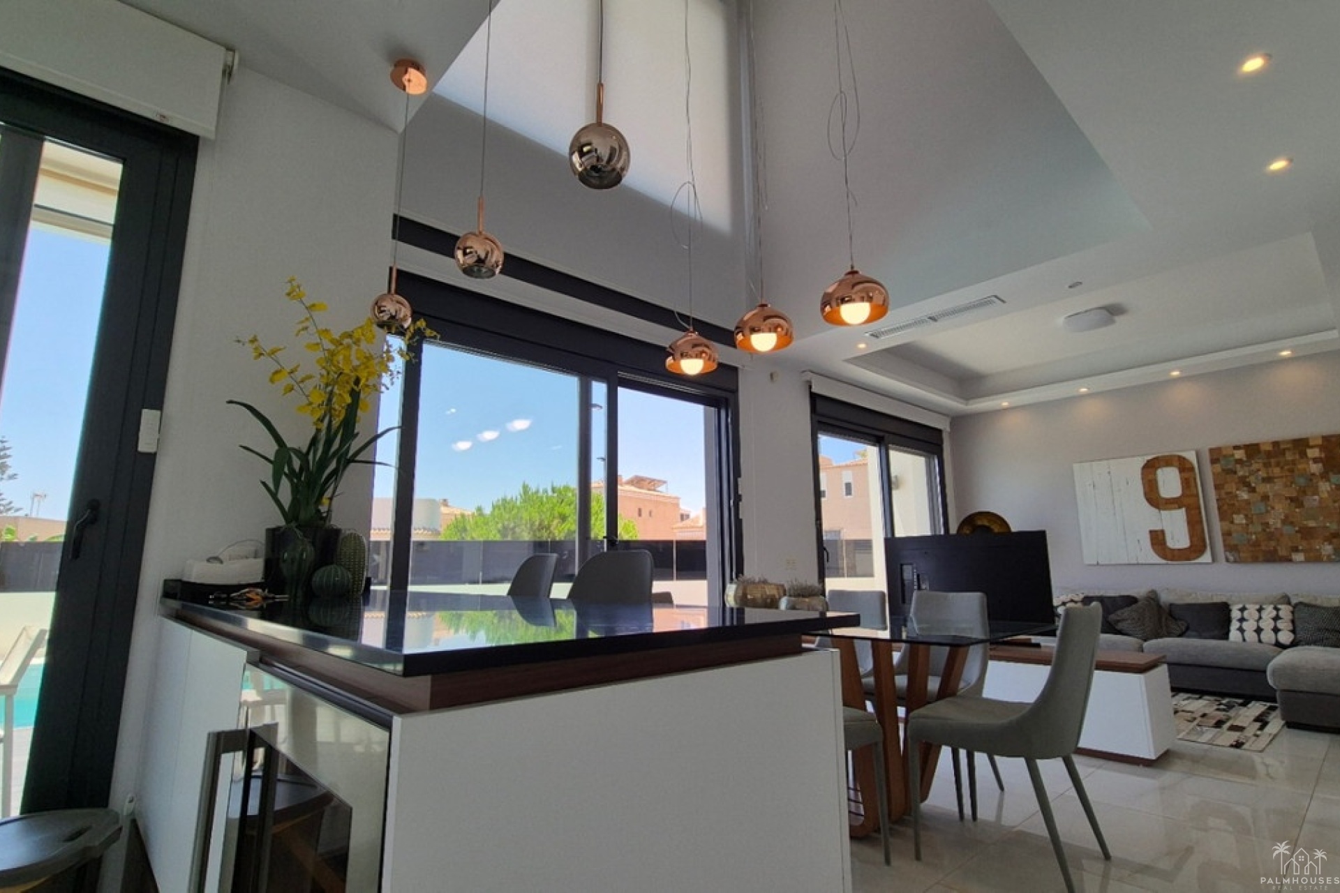 Resale - Villa - Torrevieja - Torrevieja Centro