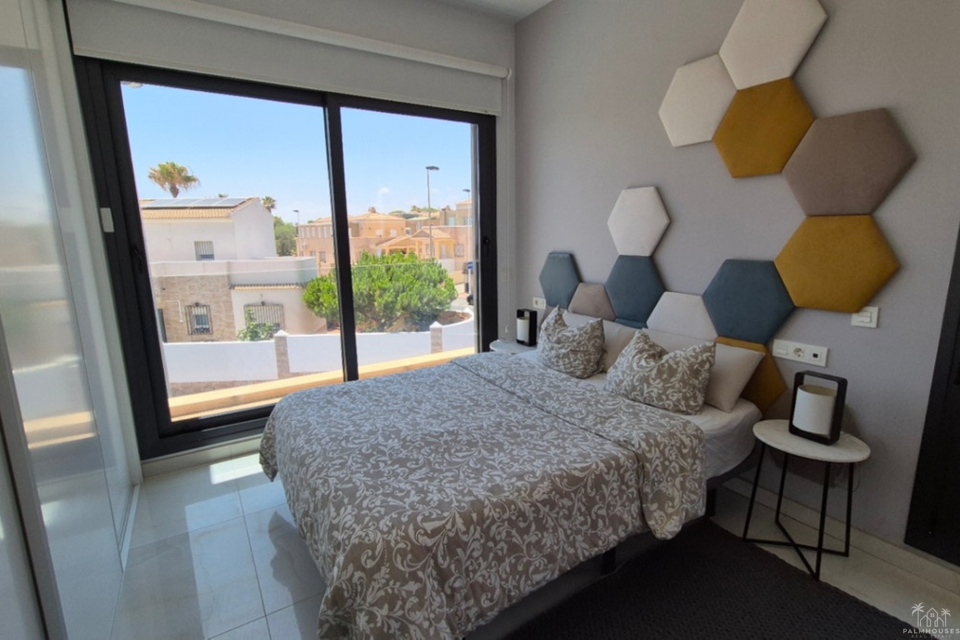 Resale - Villa - Torrevieja - Torrevieja Centro