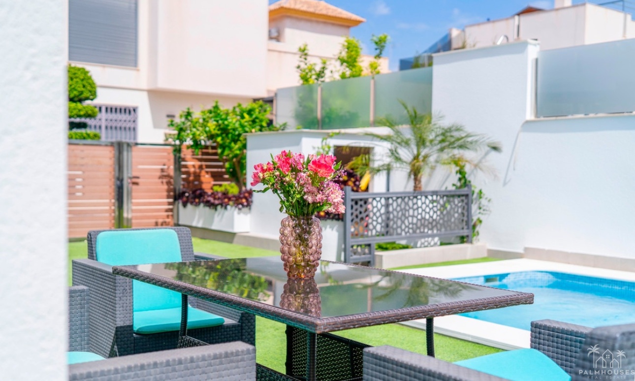 Resale - Villa - Torrevieja - Torrevieja Centro