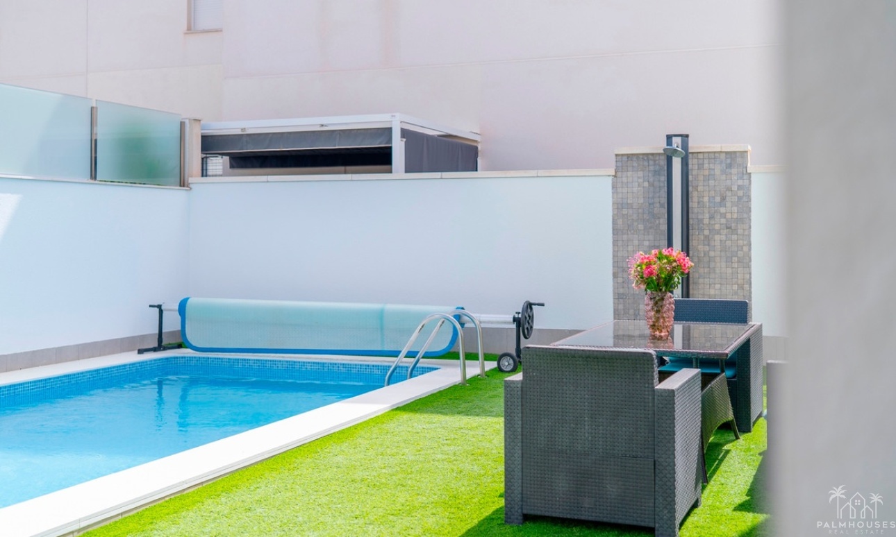 Resale - Villa - Torrevieja - Torrevieja Centro