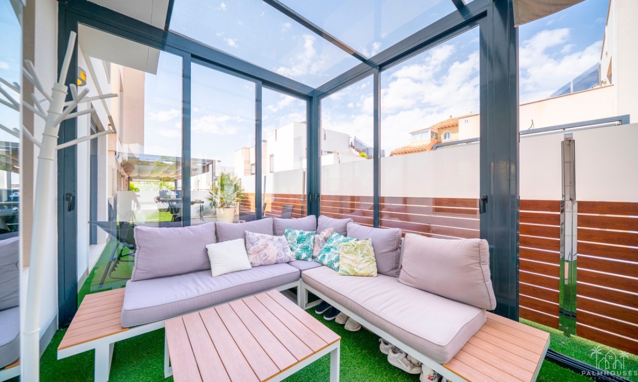 Resale - Villa - Torrevieja - Torrevieja Centro