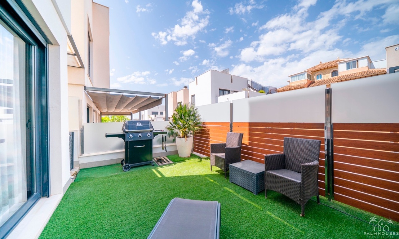 Resale - Villa - Torrevieja - Torrevieja Centro