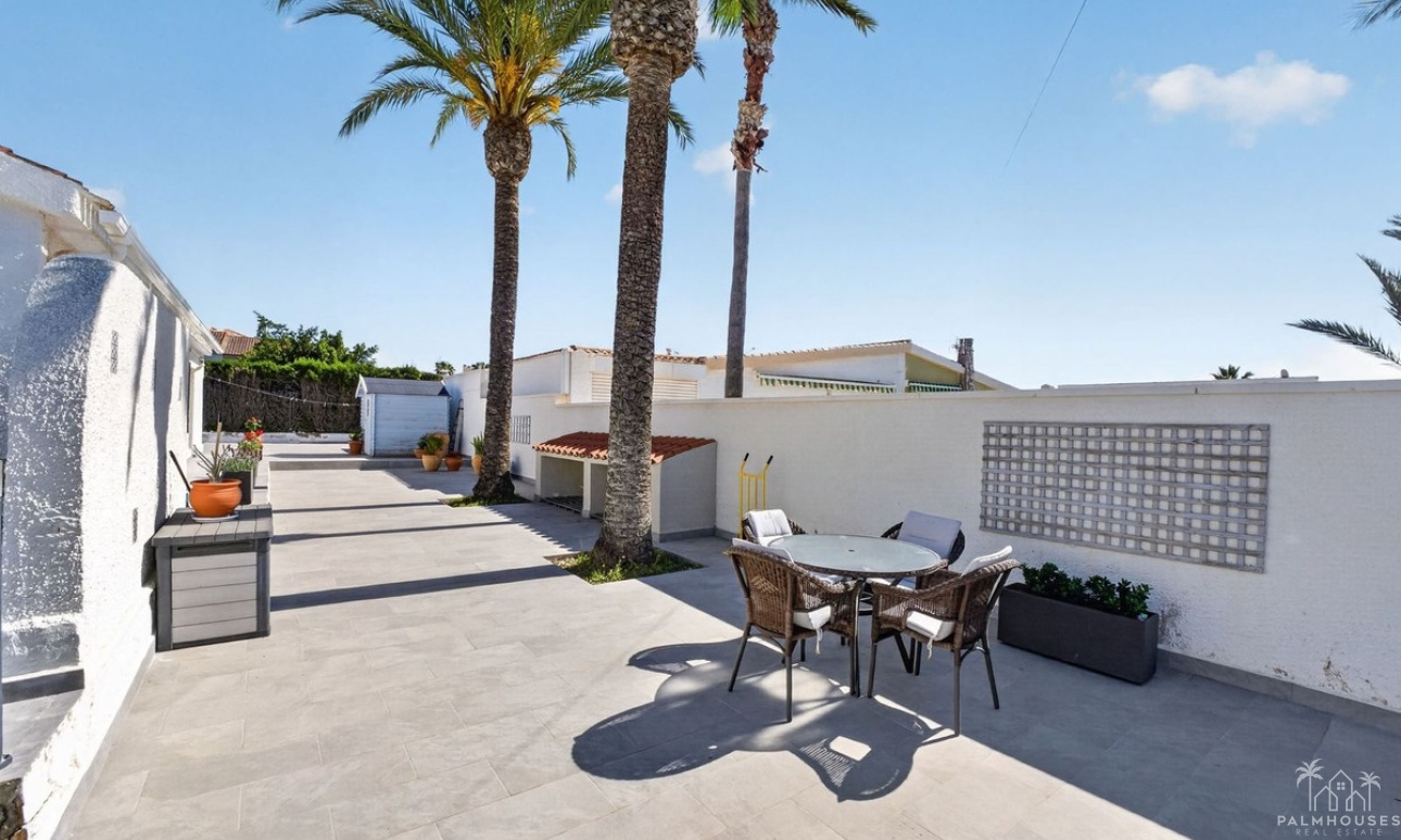 Resale - Villa - Torrevieja - Torrevieja Centro