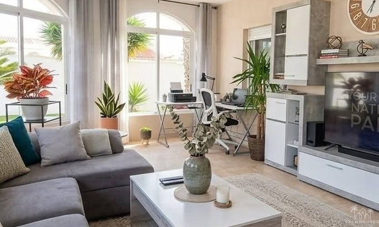 Resale - Villa - Torrevieja - Torrevieja Centro