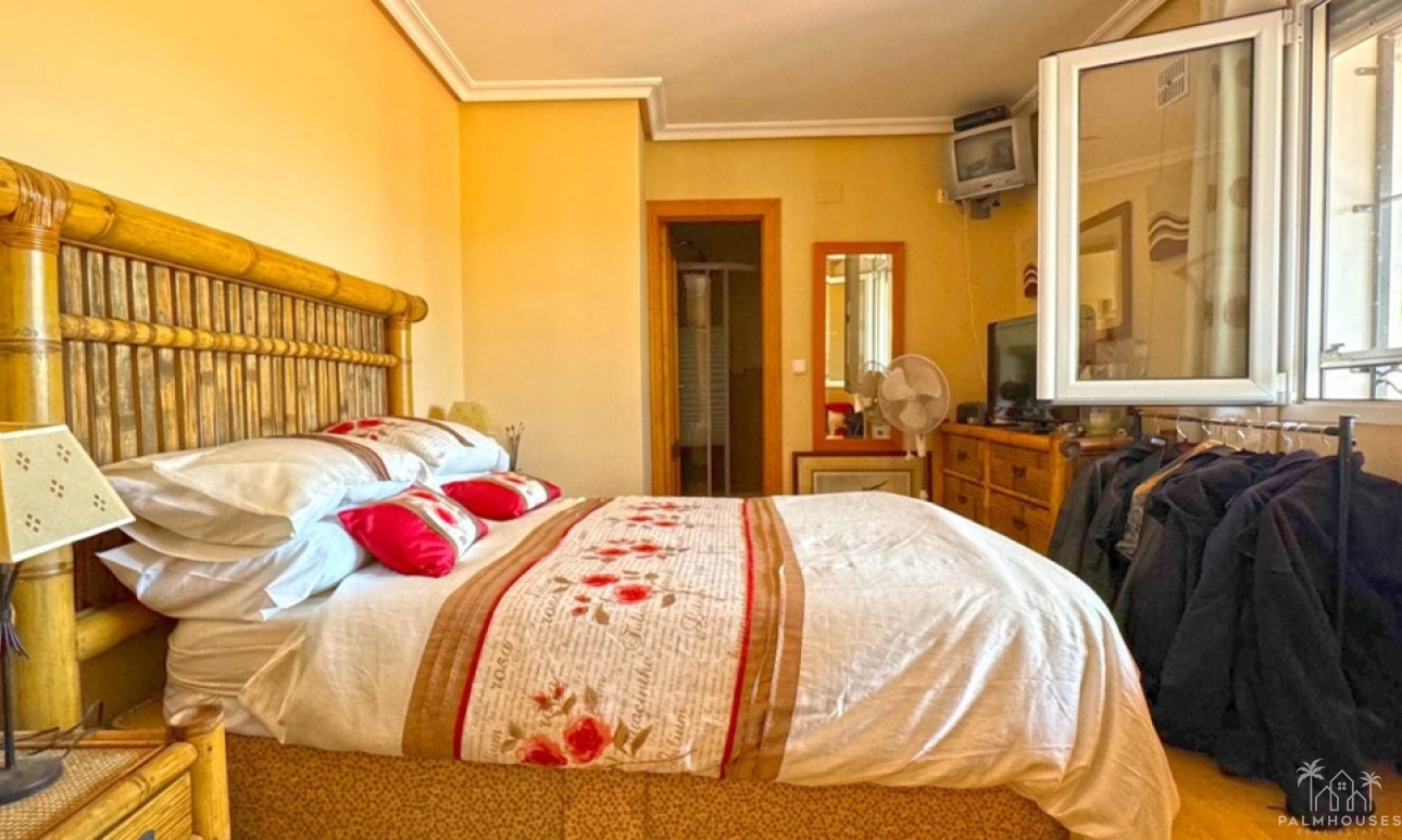 Resale - Villa - Torrevieja - Torrevieja Centro