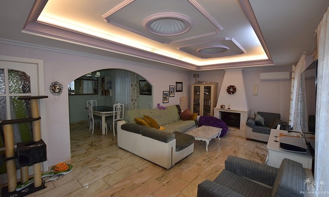 Resale - Villa - Torrevieja - Torrevieja Centro