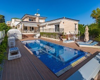 Resale - Villa - Torrevieja - Torrevieja Centro