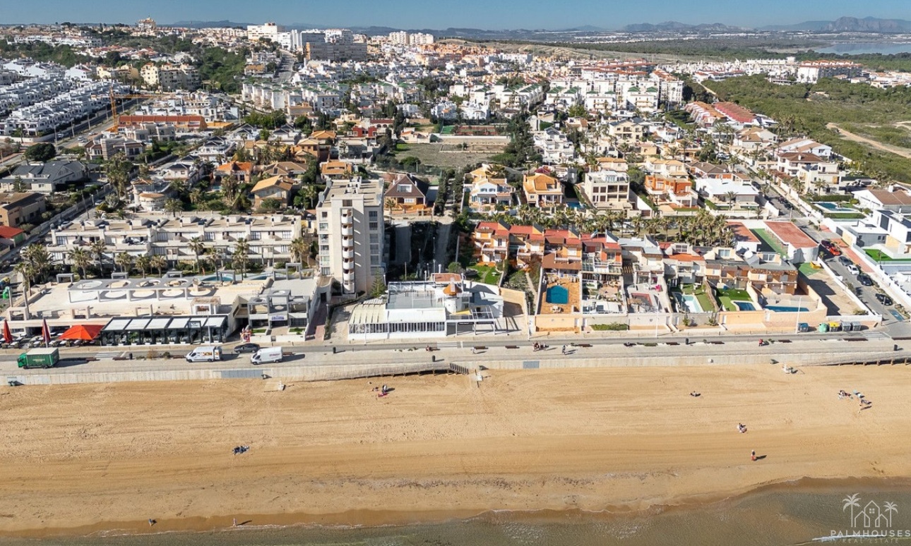 Resale - Villa - Torrevieja - Torrevieja Centro
