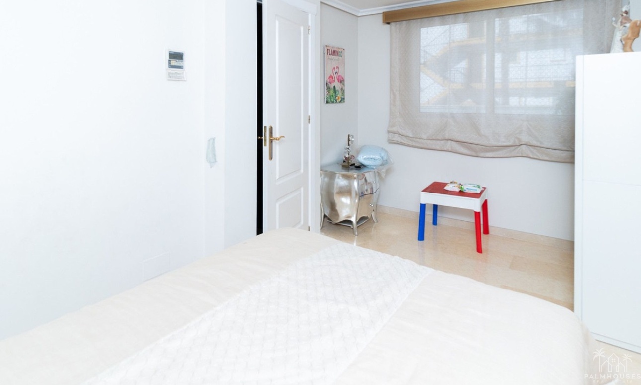 Resale - Villa - Torrevieja - Torrevieja Centro
