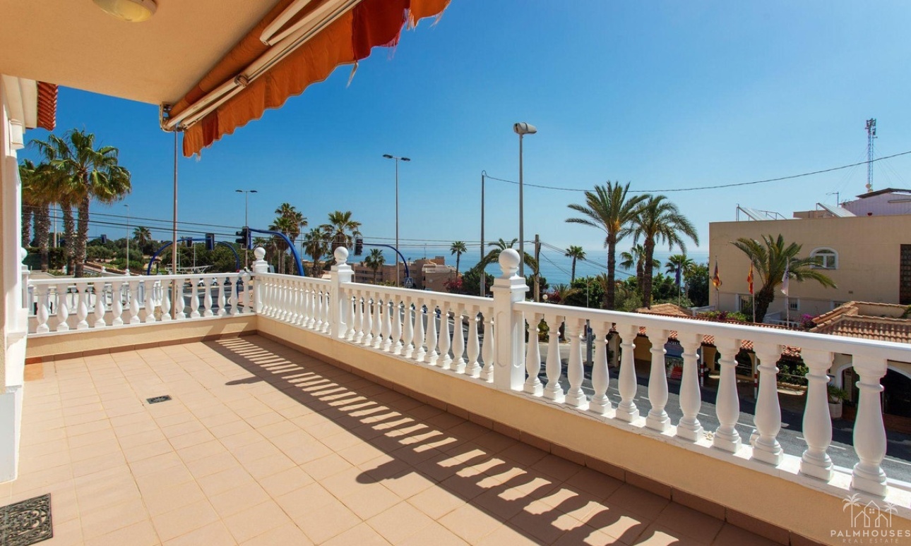 Resale - Villa - Torrevieja - Torrevieja Centro