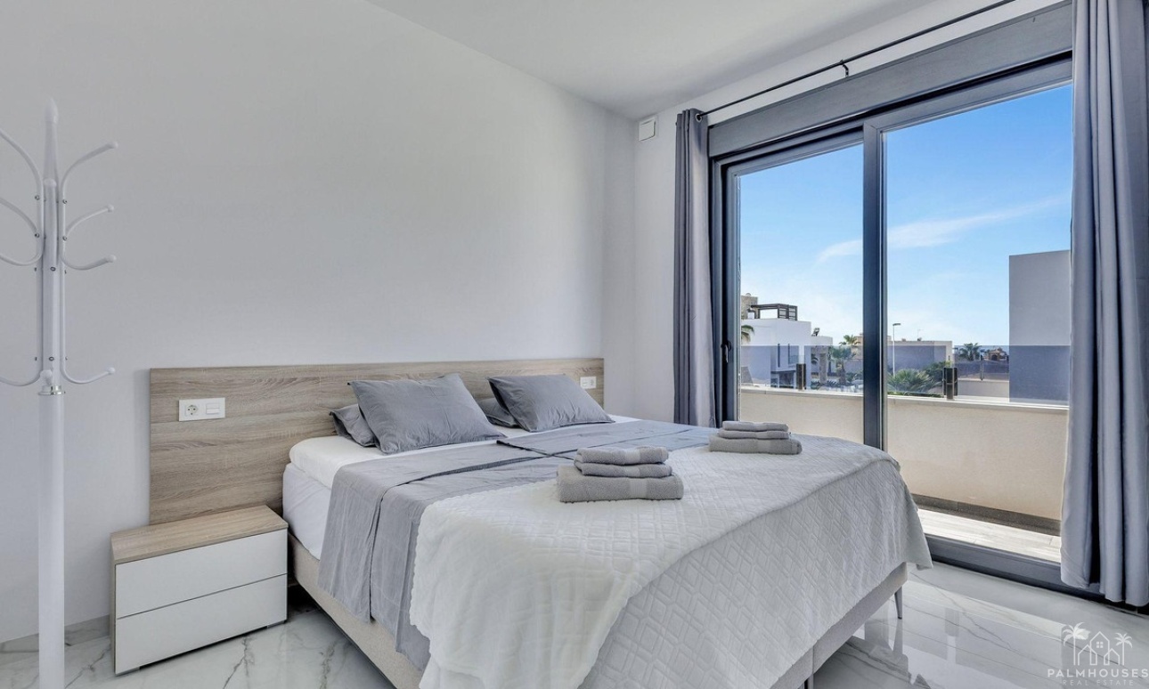 Resale - Villa - Torrevieja - Torrevieja Centro