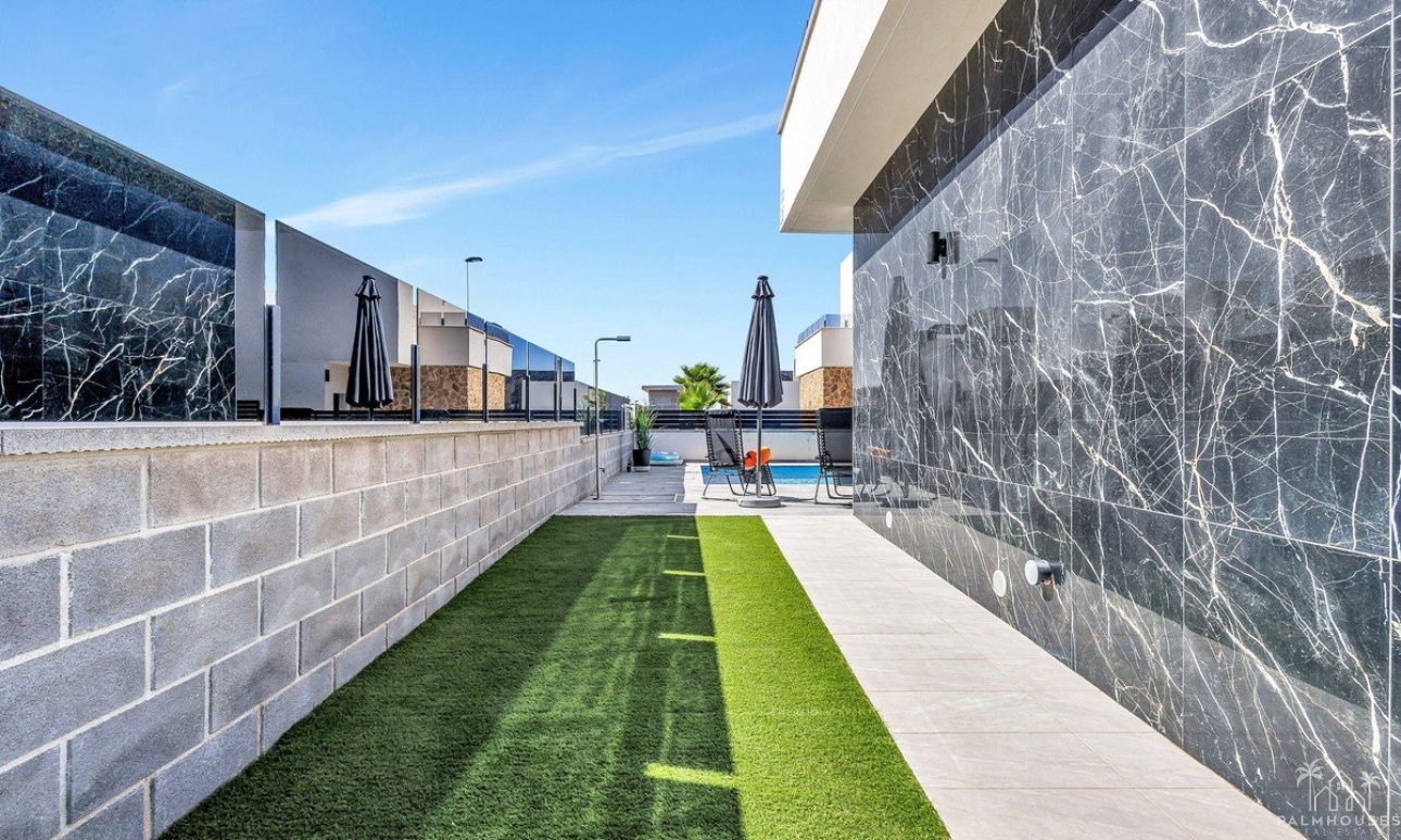 Resale - Villa - Torrevieja - Torrevieja Centro