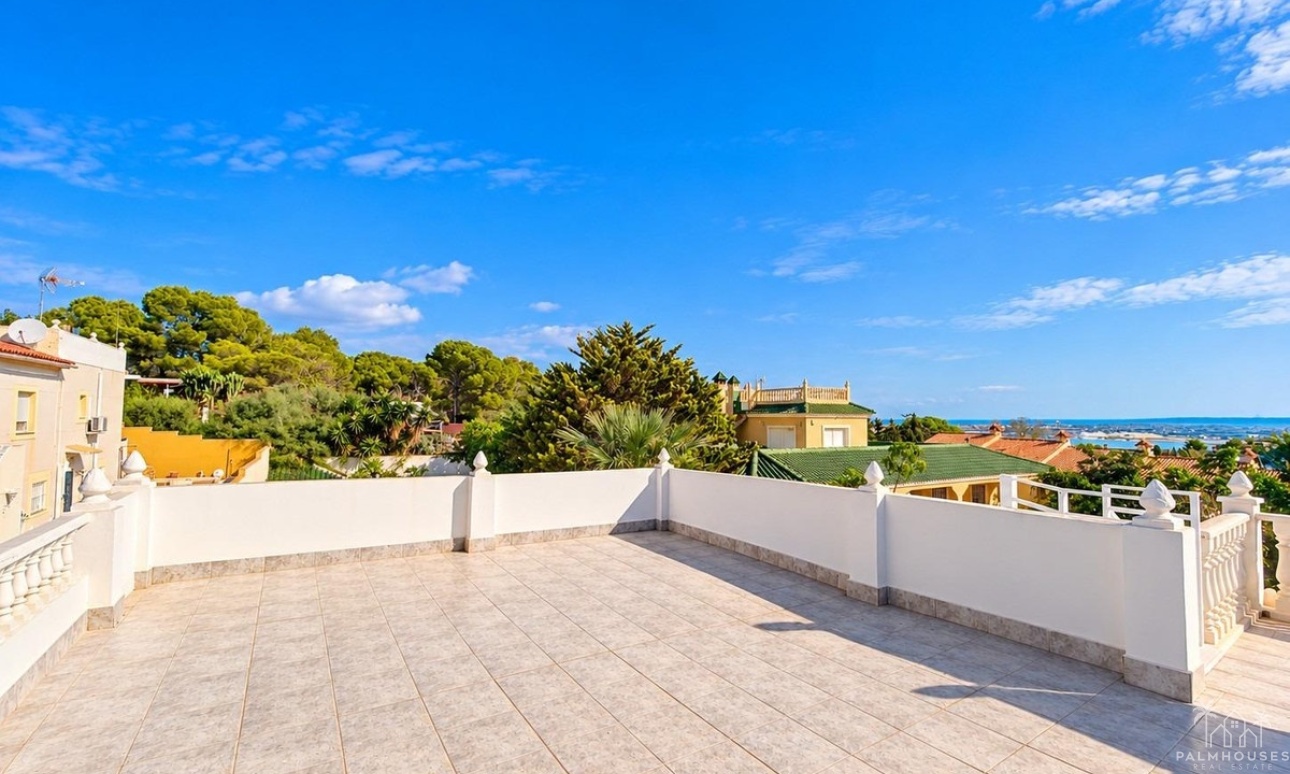 Resale - Villa - Torrevieja - Torrevieja Centro