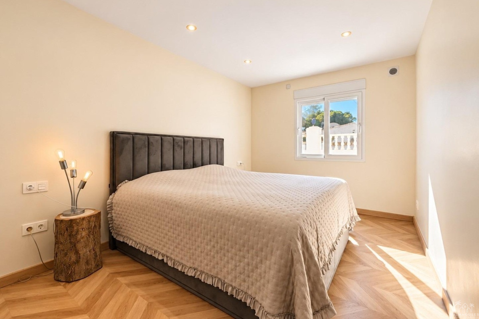 Resale - Villa - Torrevieja - Torrevieja Centro