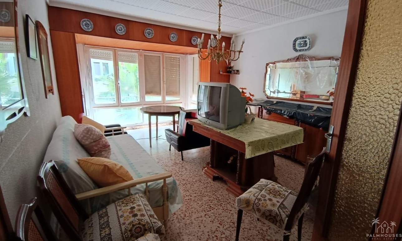 Resale - Villa - Torrevieja