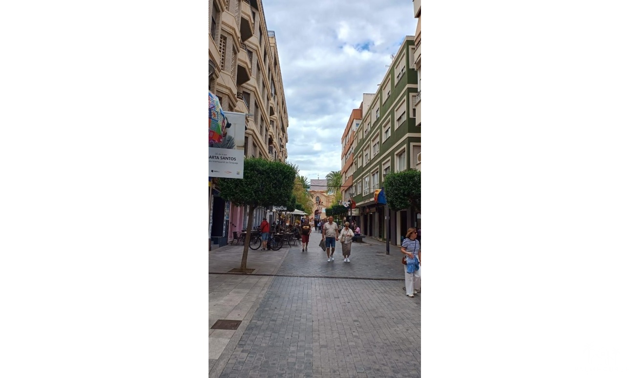 Resale - Villa - Torrevieja