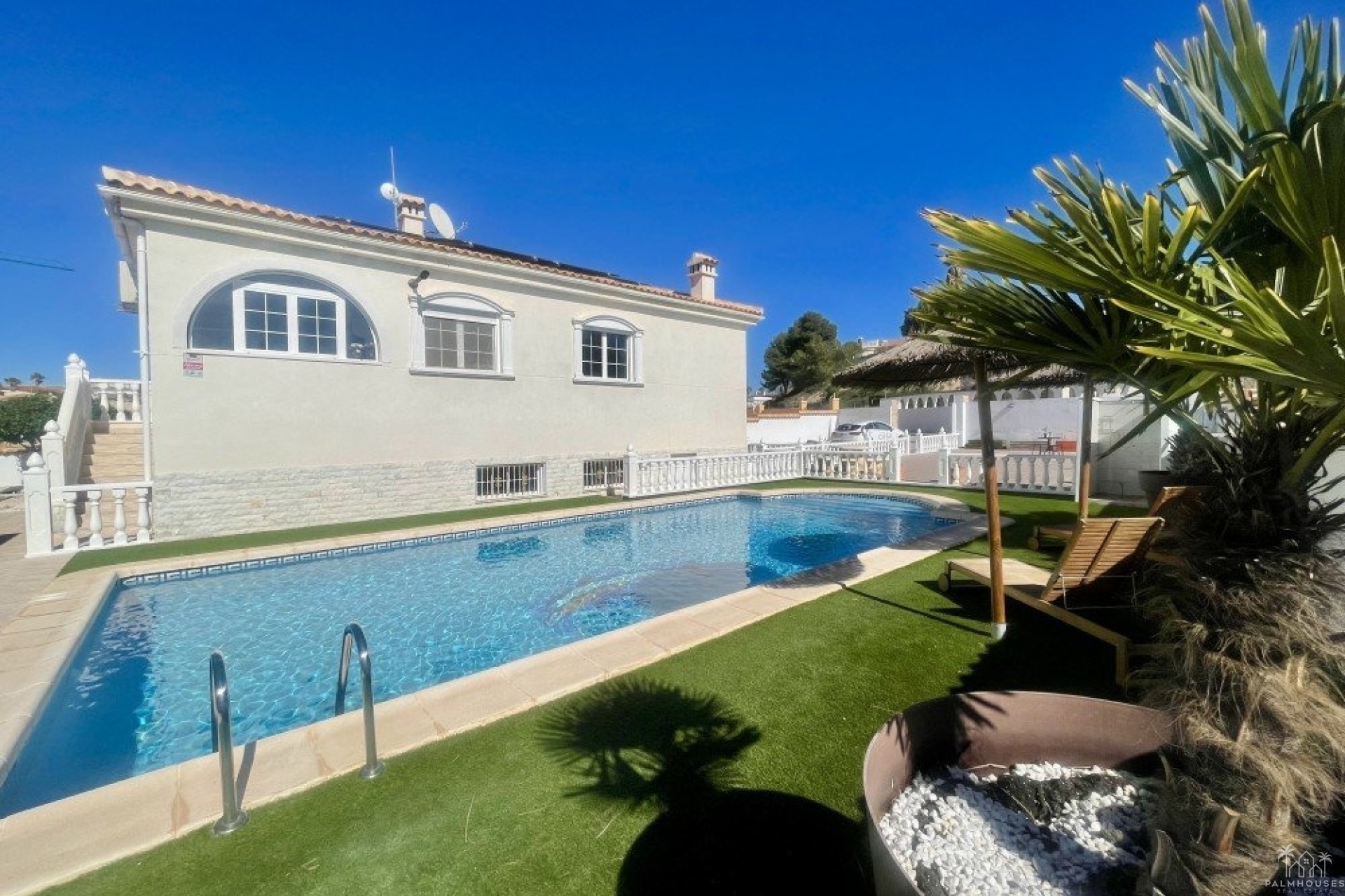 Resale - Villa - Urb. La Marina - Inland