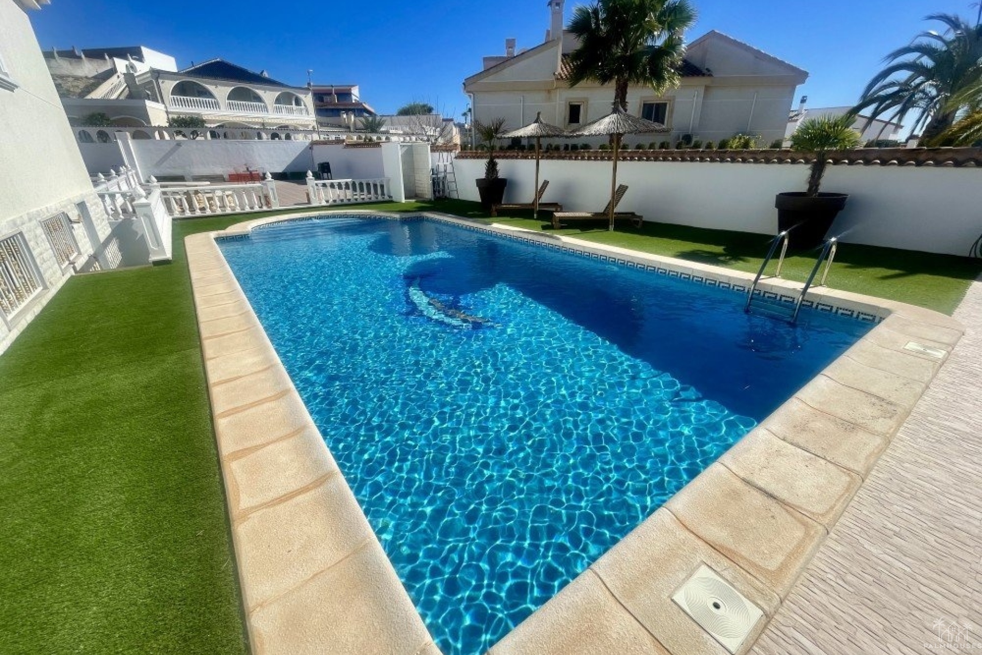 Resale - Villa - Urb. La Marina - Inland