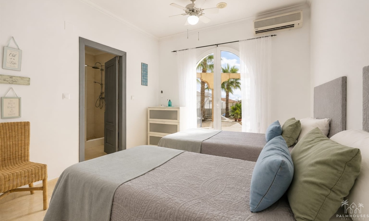 Resale - Villa - Valle Del Sol - Inland