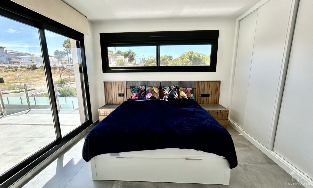 Resale - Villa - Villamartin - Costa Blanca