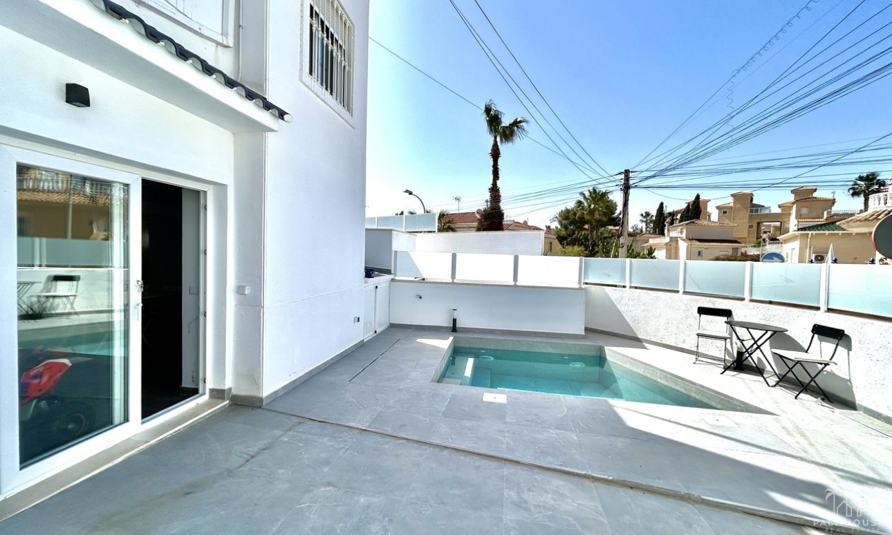 Resale - Villa - Villamartin - Costa Blanca