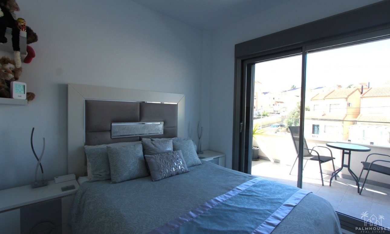 Resale - Villa - Villamartin - El Galan