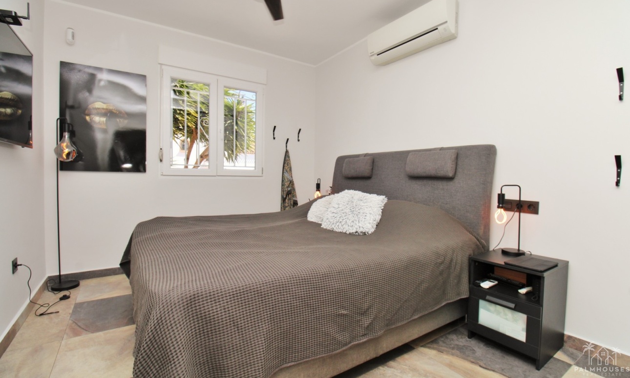 Resale - Villa - Villamartin - Las Violetas