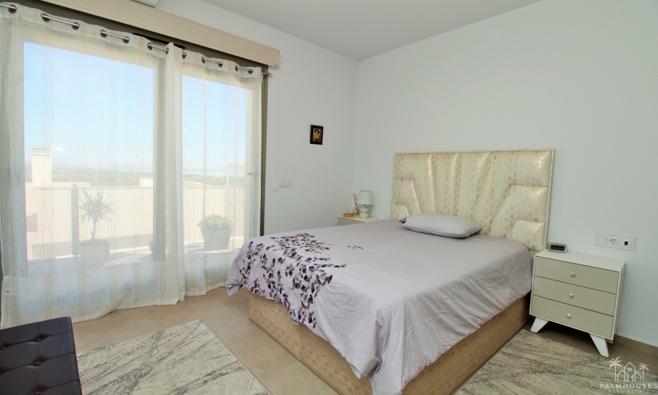 Resale - Villa - Villamartin