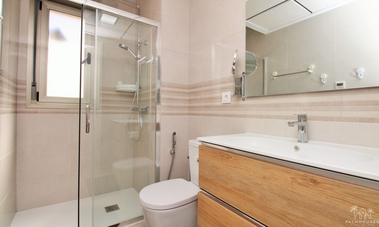 Resale - Villa - Villamartin