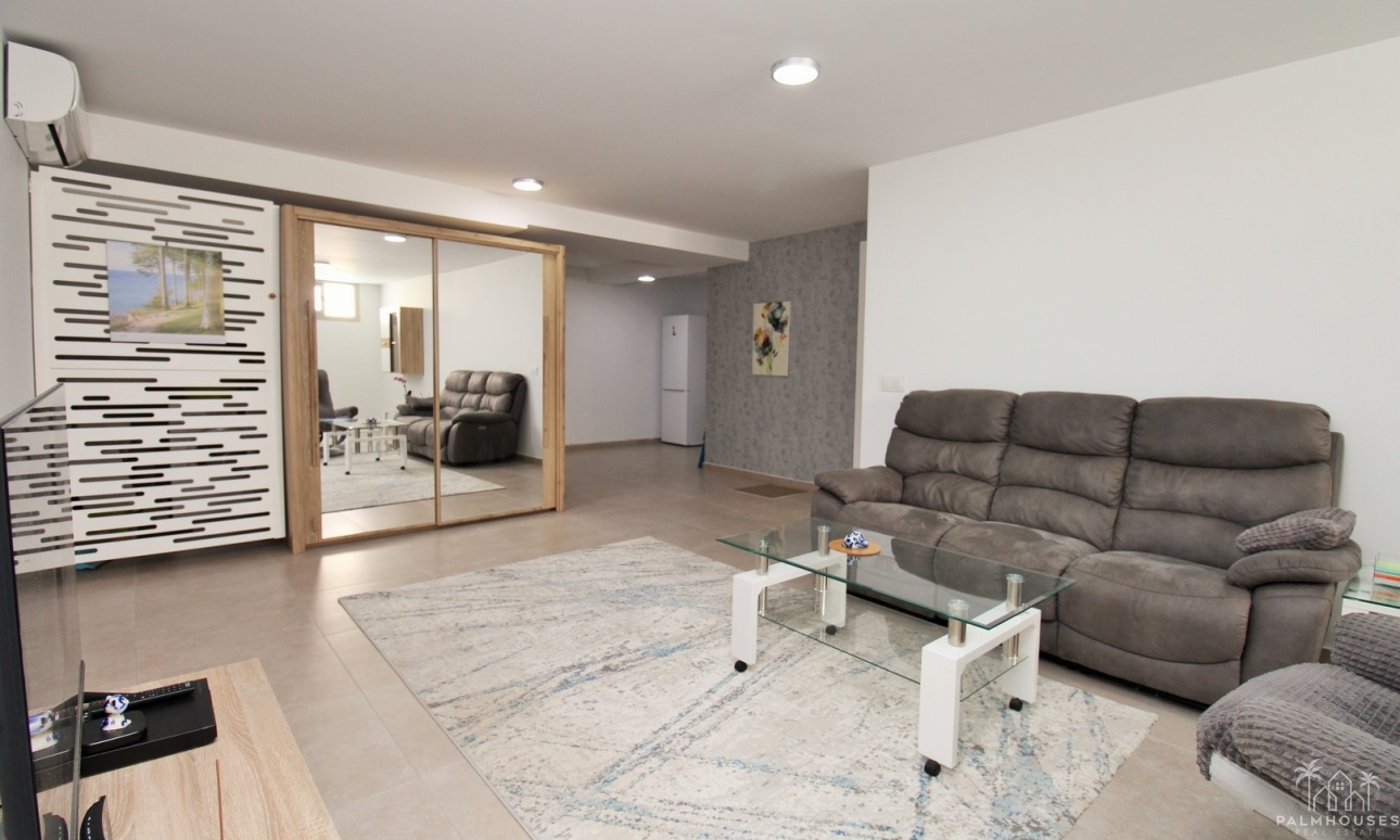 Resale - Villa - Villamartin