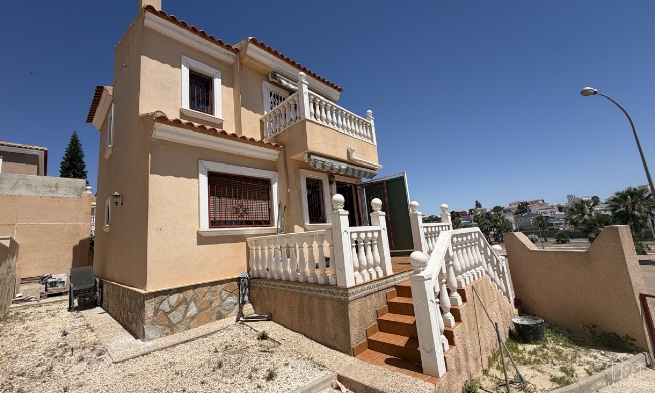 Resale - Villa - Villamartin