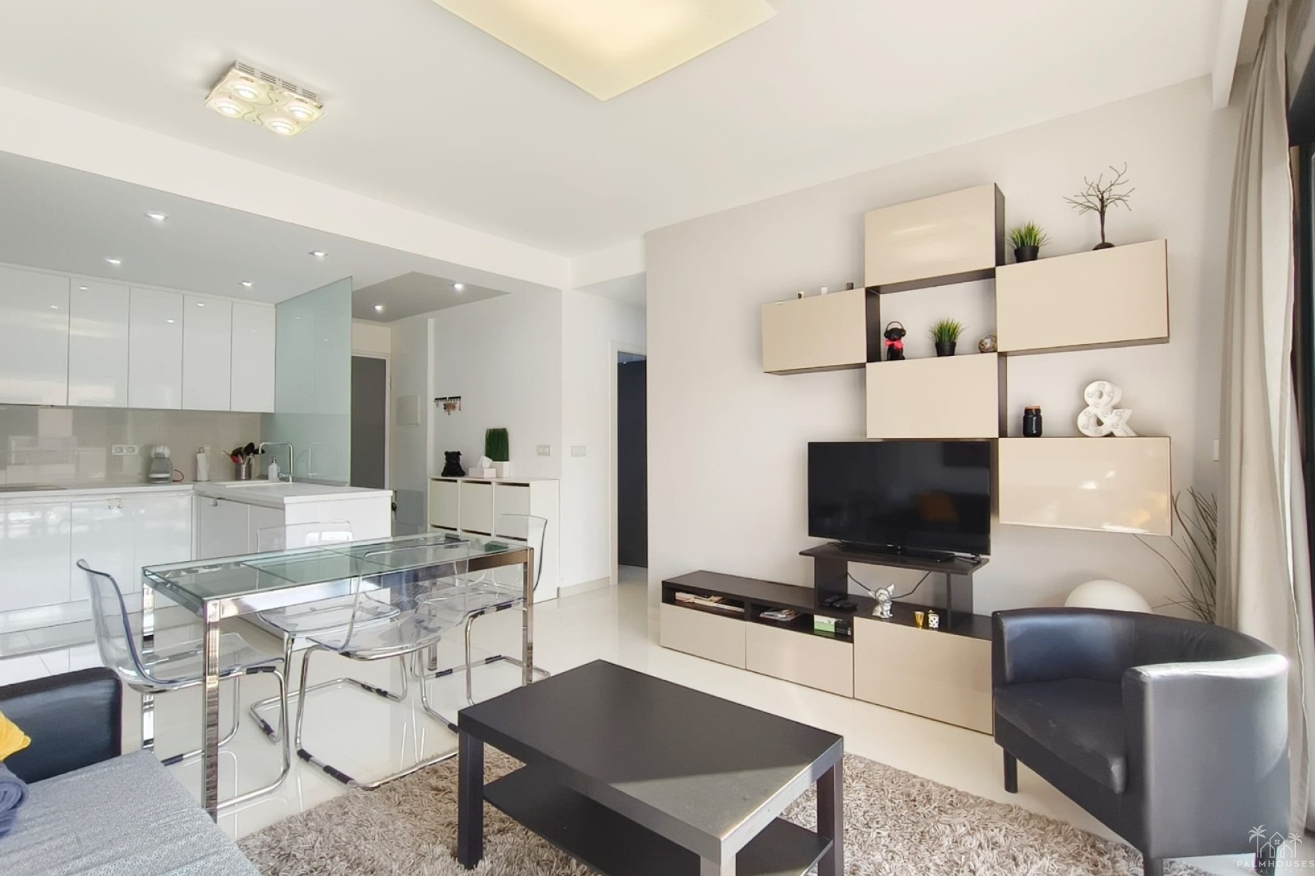 Revente - Apartment - Mil Palmeras