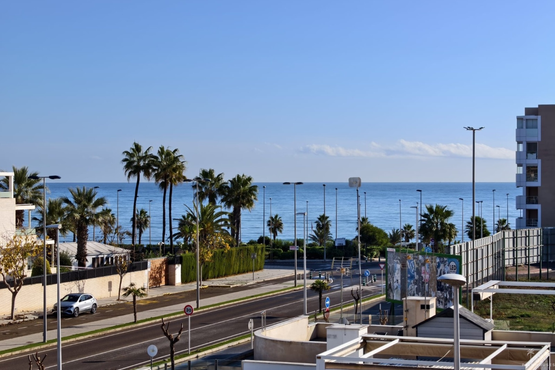 Revente - Apartment - Mil Palmeras