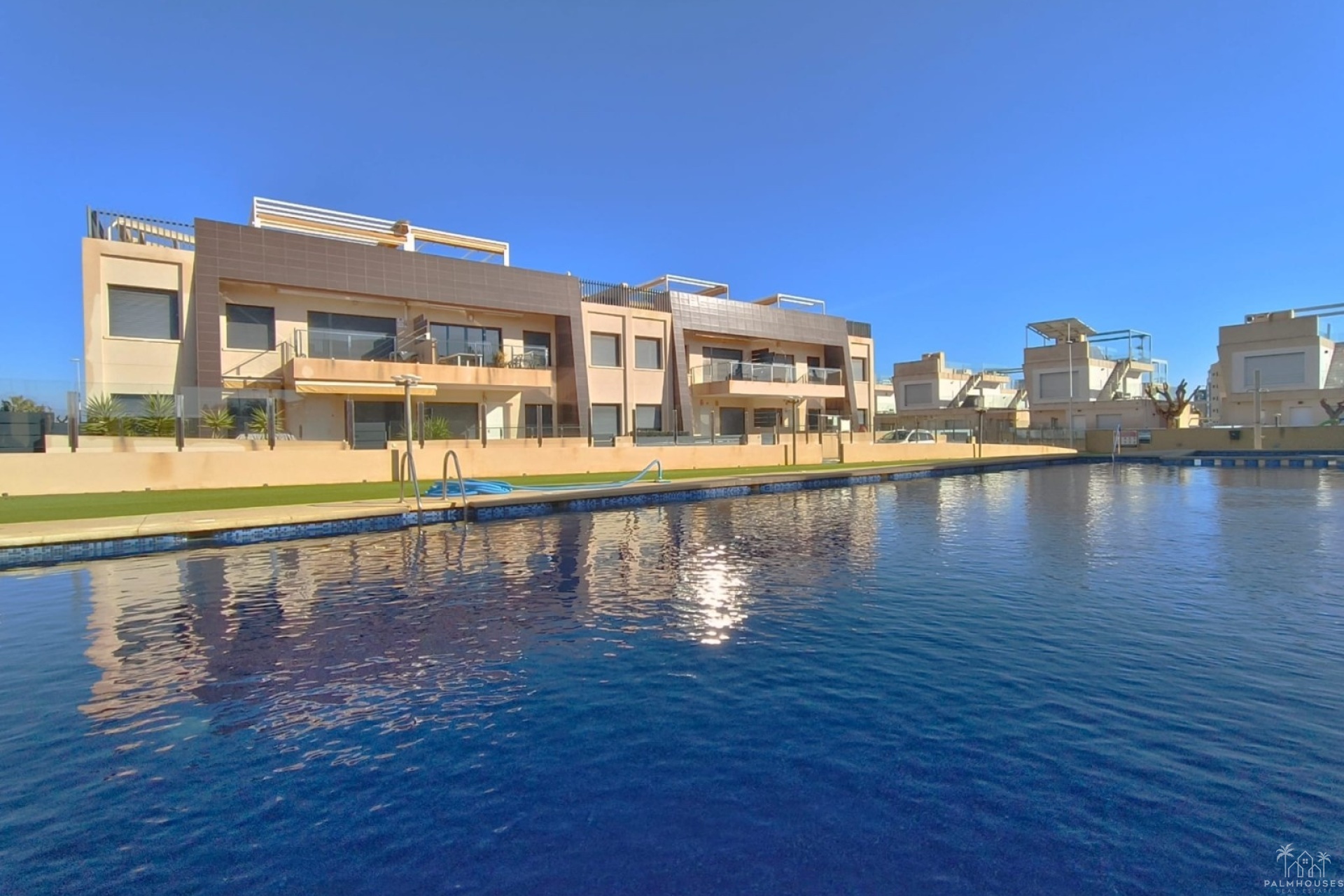 Revente - Apartment - Mil Palmeras