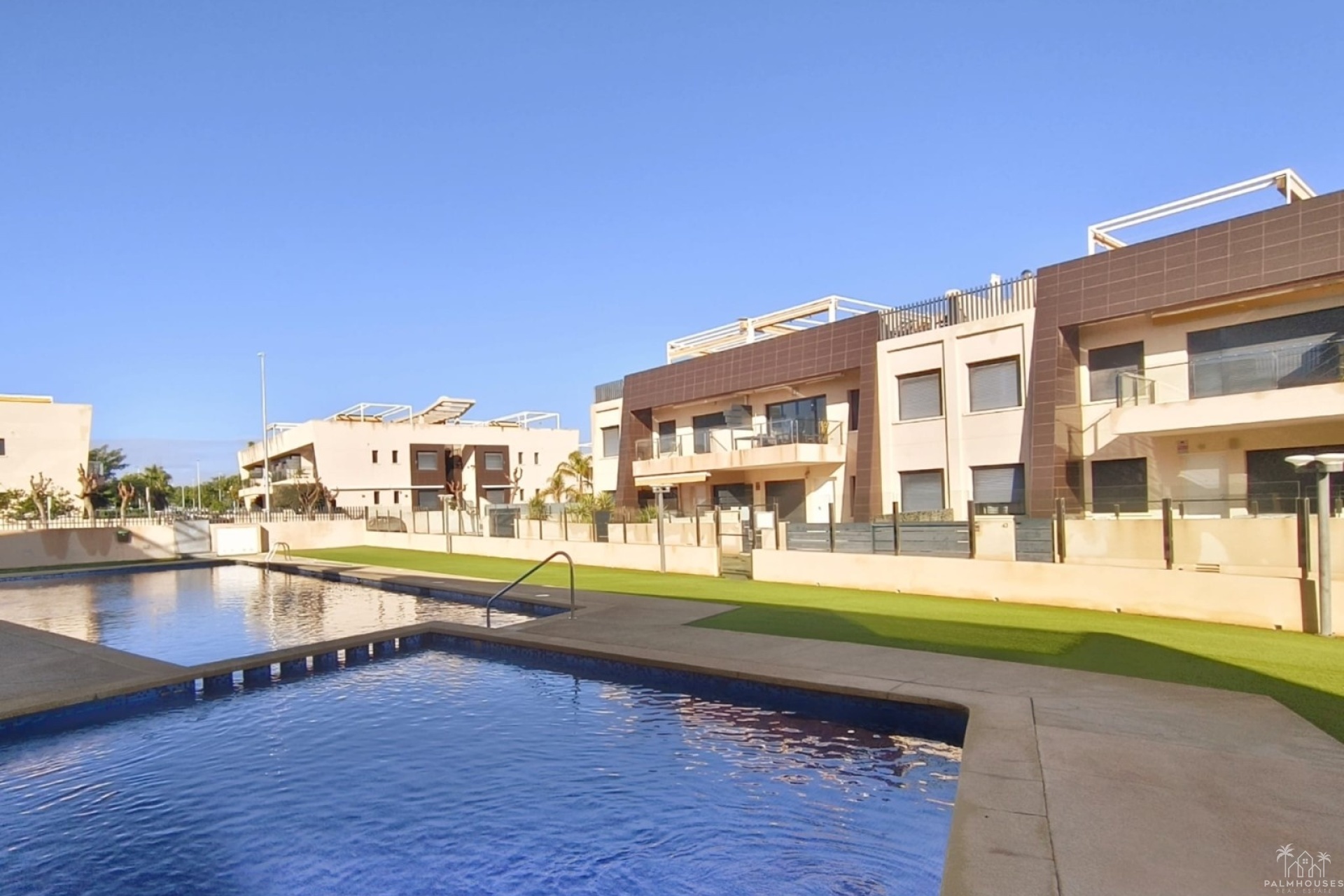 Revente - Apartment - Mil Palmeras
