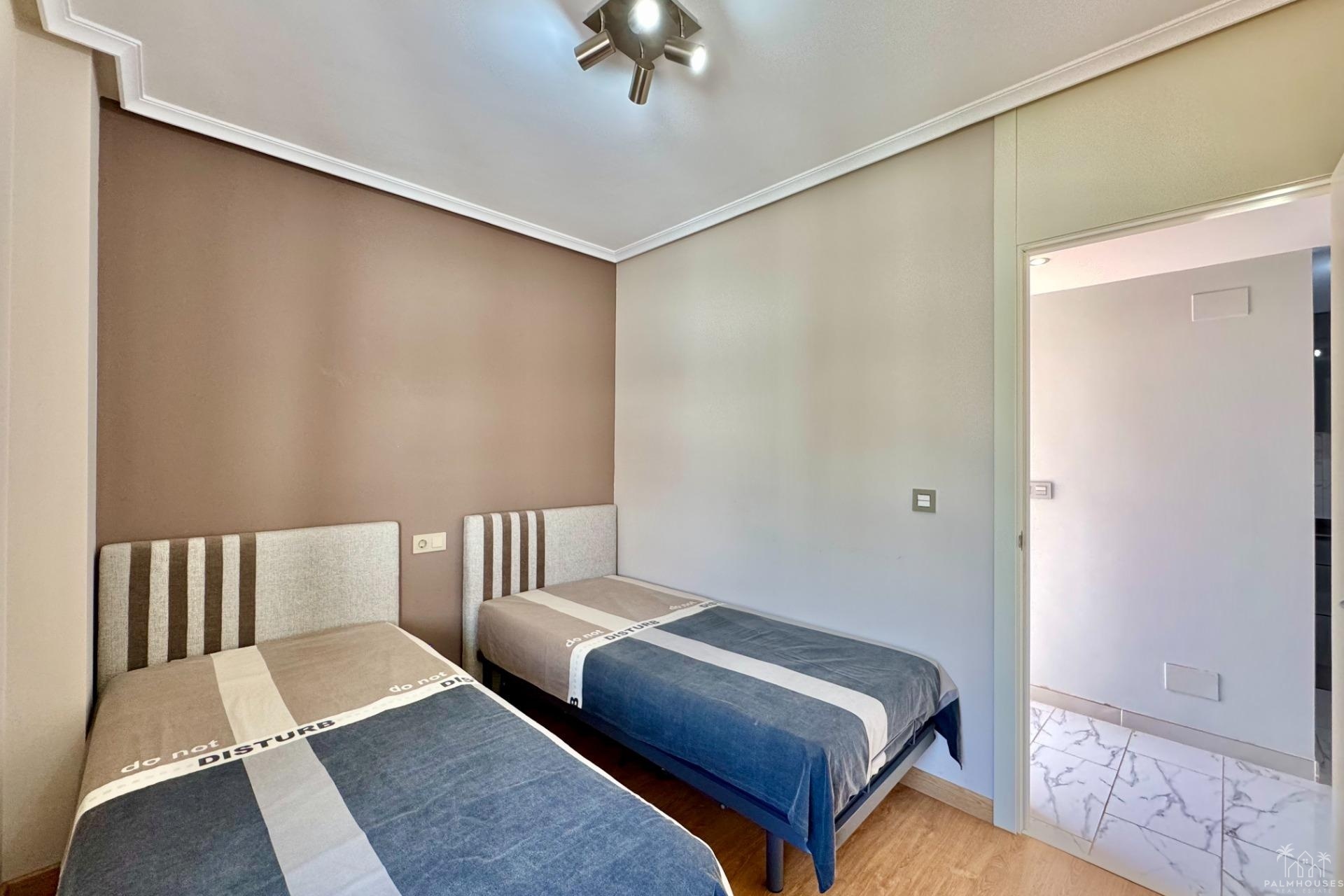Revente - Apartment - Orihuela Costa - Punta Prima