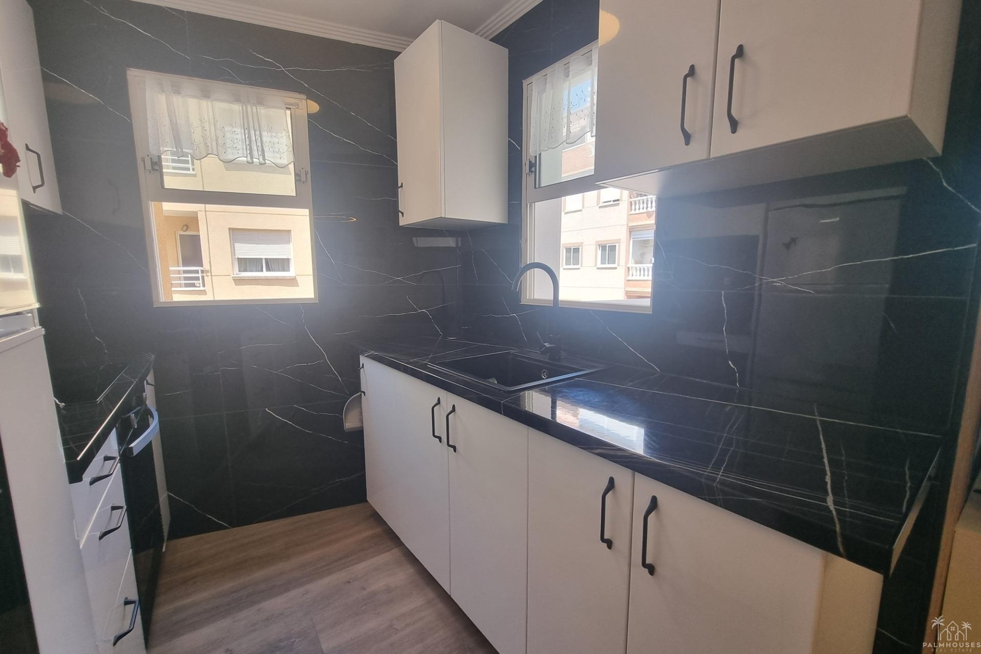 Revente - Apartment - Torrevieja - Estacion de autobuses