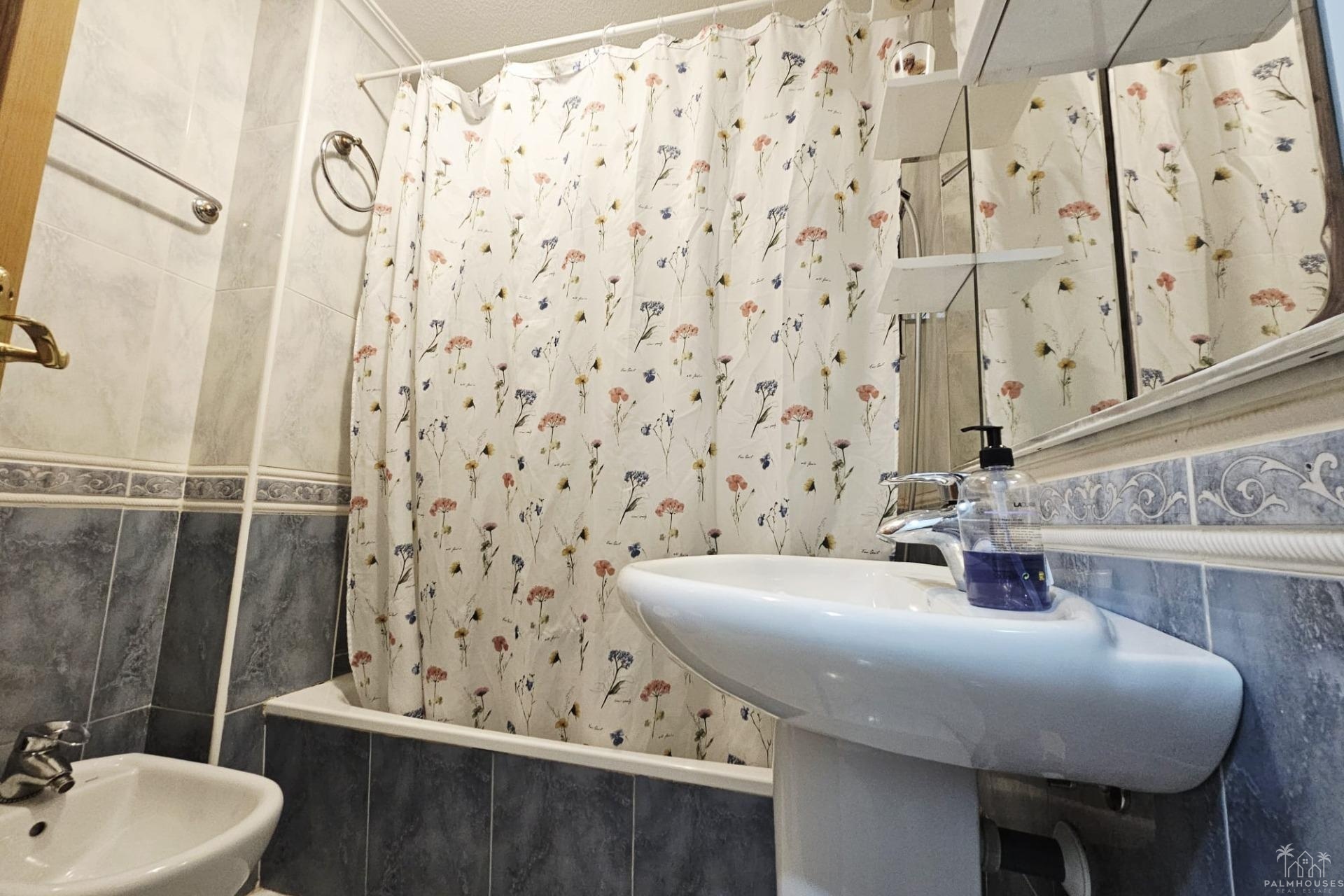 Revente - Apartment - Torrevieja - Estacion de autobuses