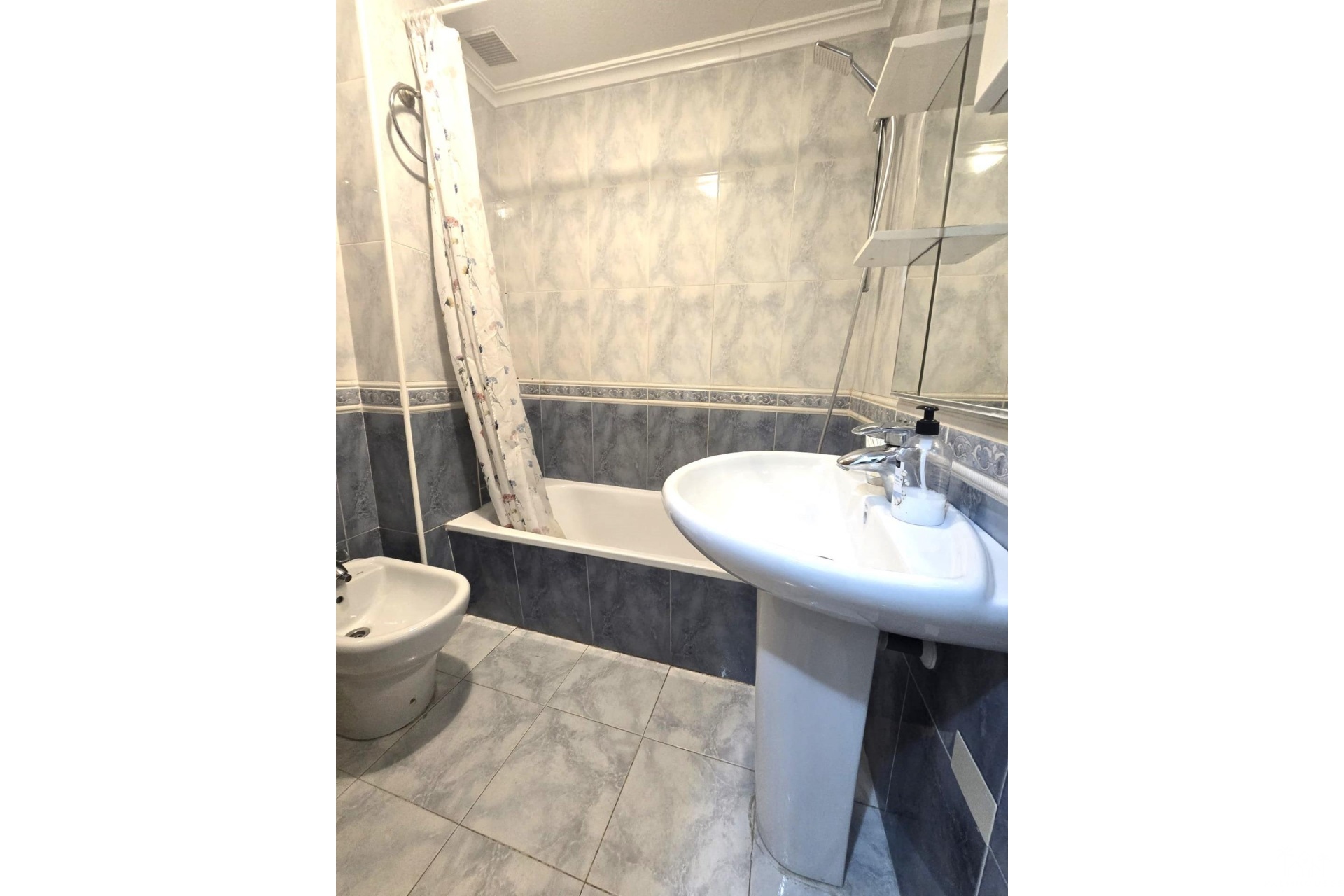 Revente - Apartment - Torrevieja - Las Piscinas Naturales