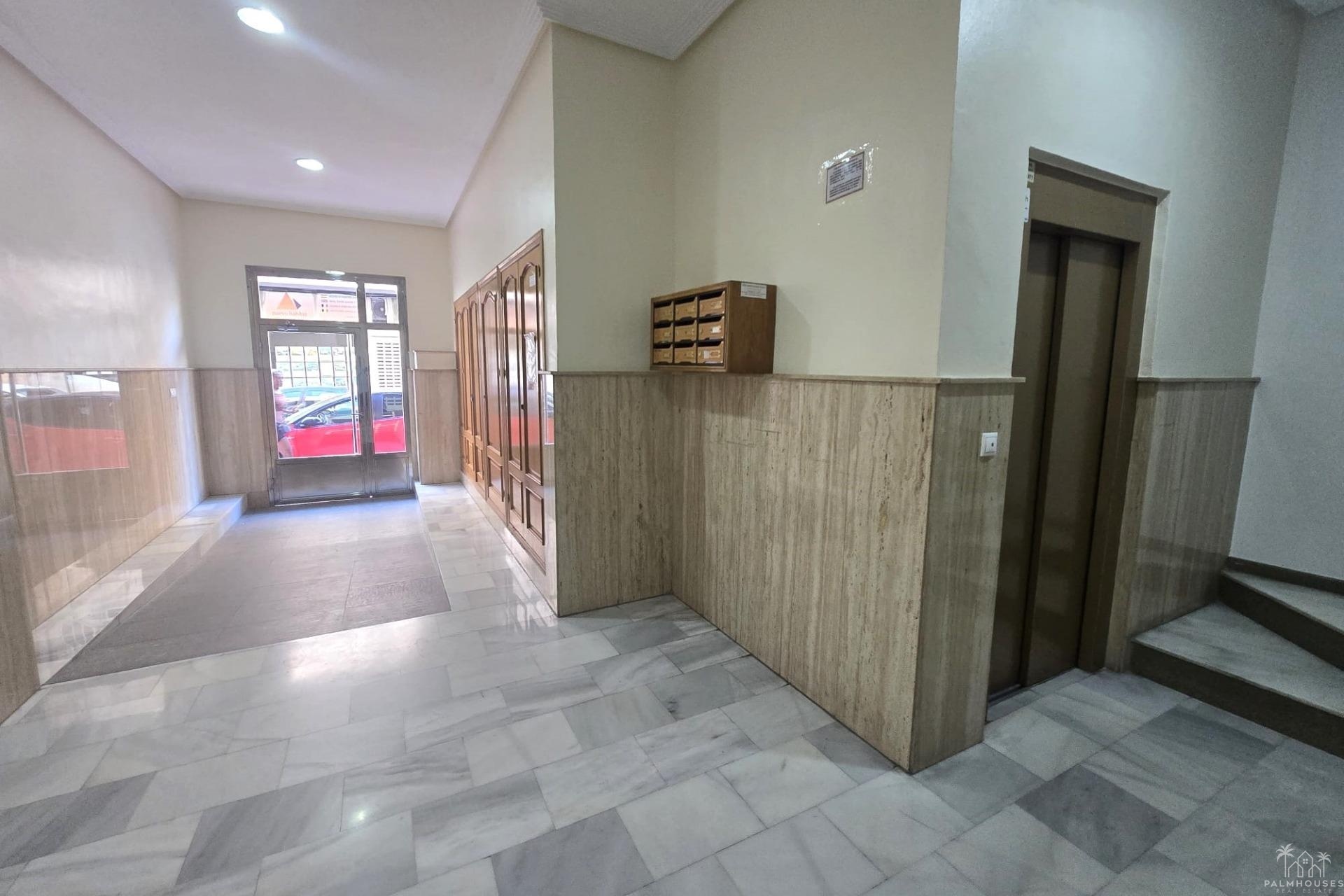 Revente - Apartment - Torrevieja - Las Piscinas Naturales