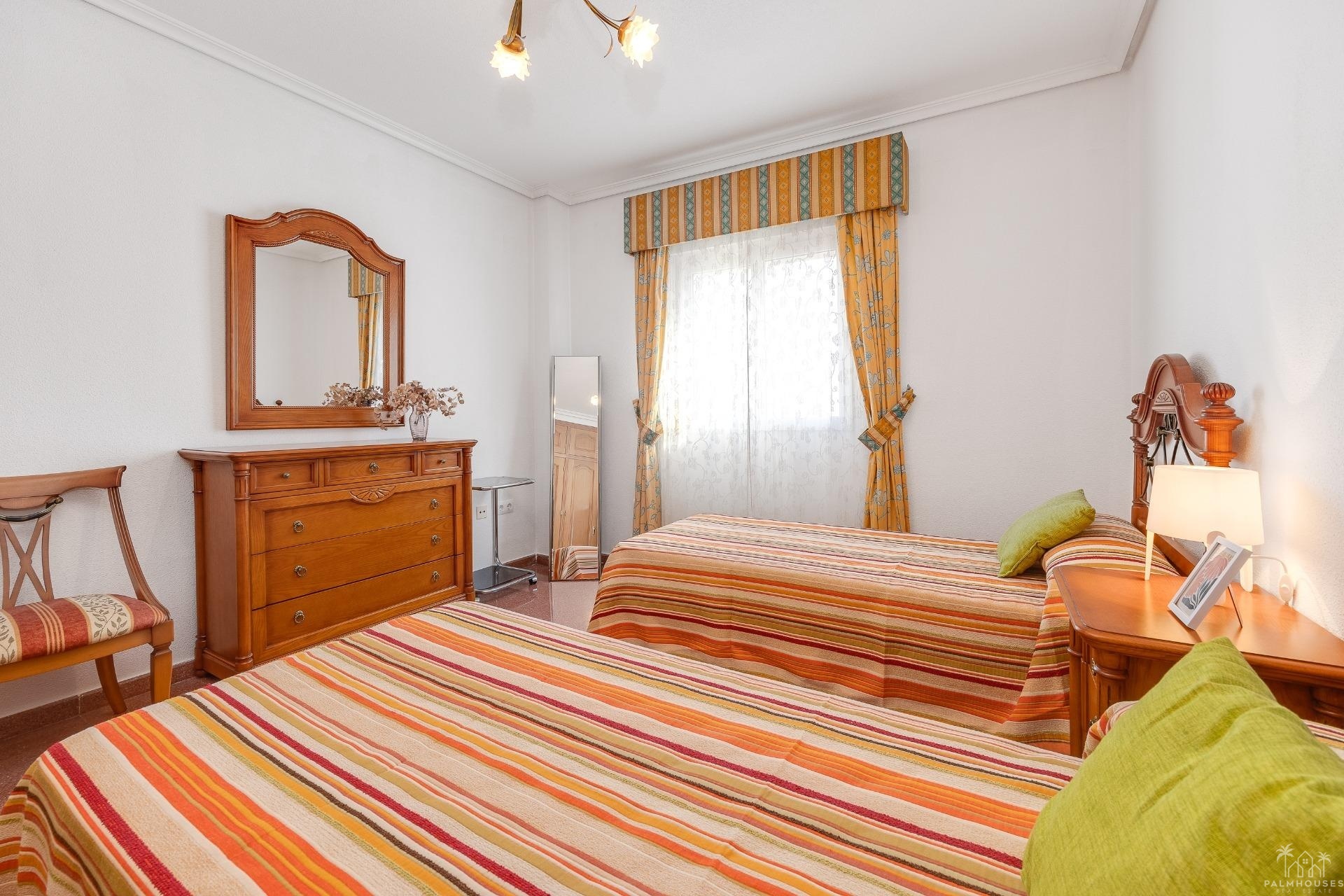 Revente - Apartment - Torrevieja - Paseo maritimo