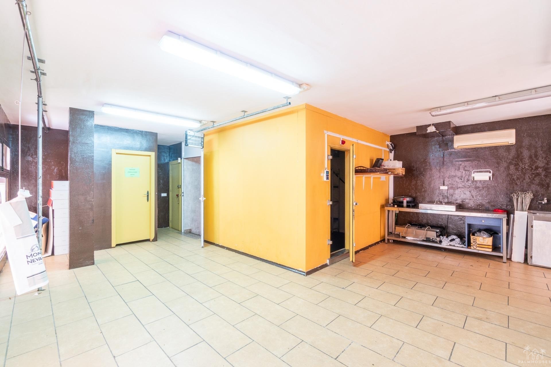 Revente - Commercial - Torrevieja - Paseo maritimo