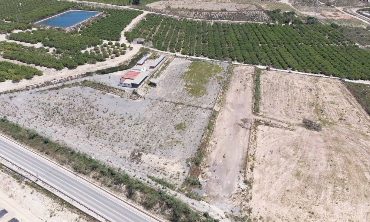 Revente - Finca - Los Montesinos