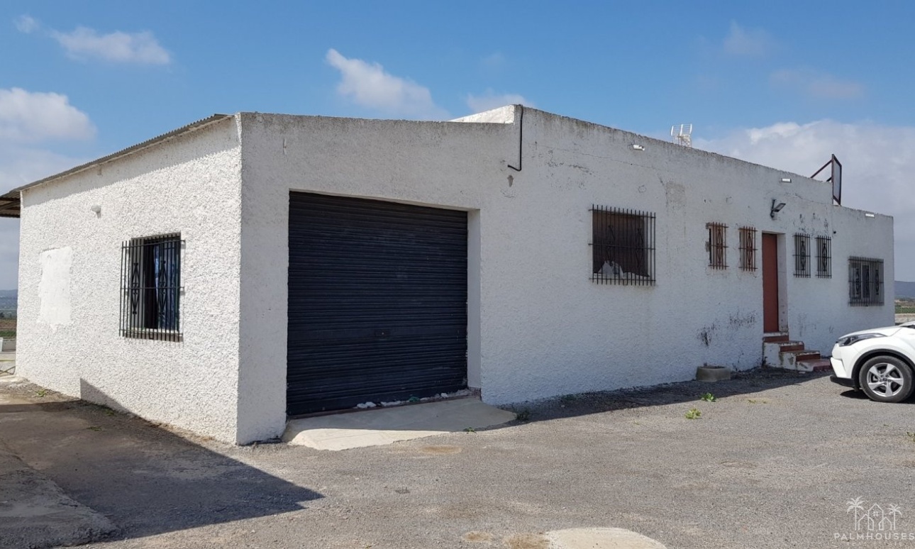 Revente - Finca - Los Montesinos